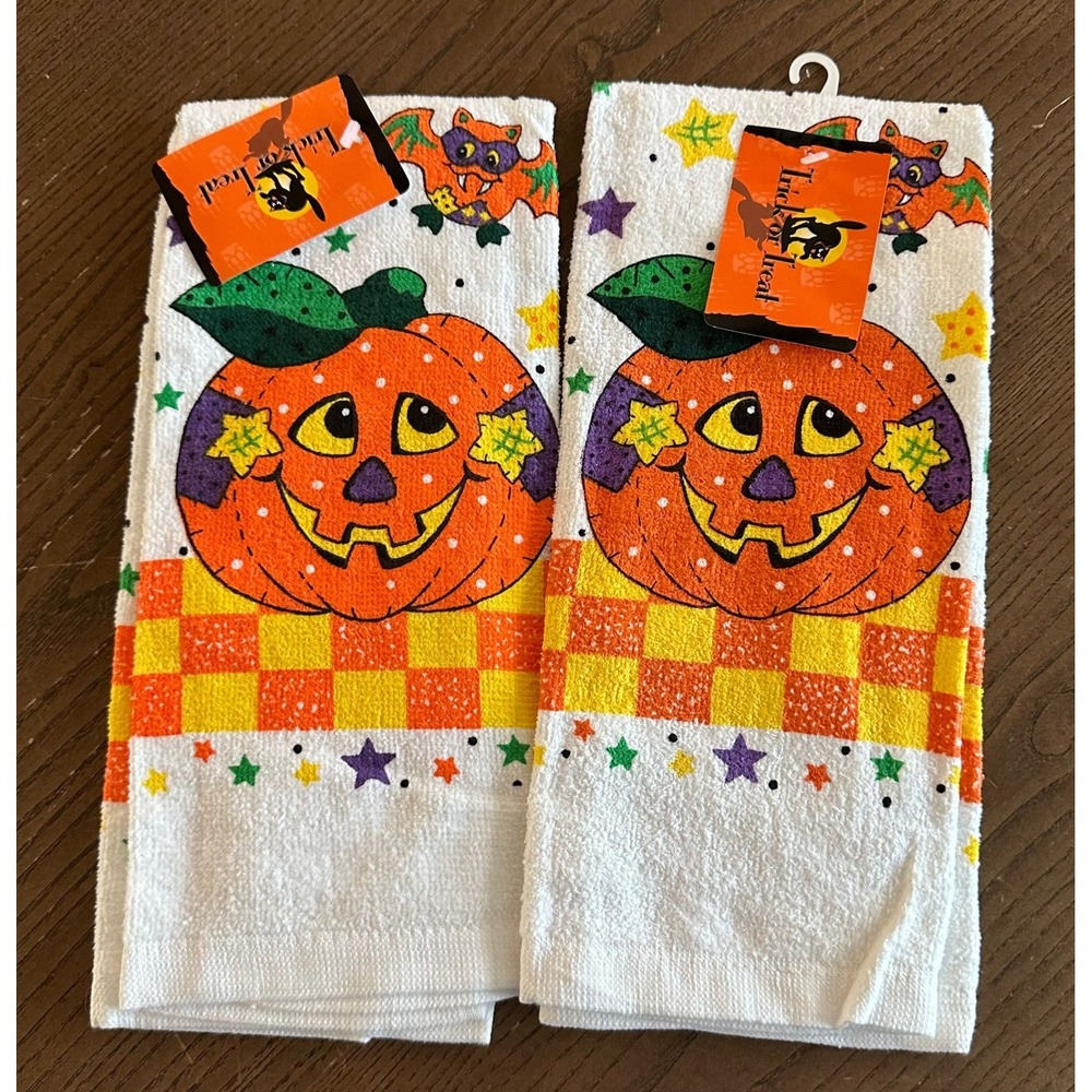 2 90s Trick or Treat Halloween Hand Towels Pumpkin Bat Stars White Terry Cloth